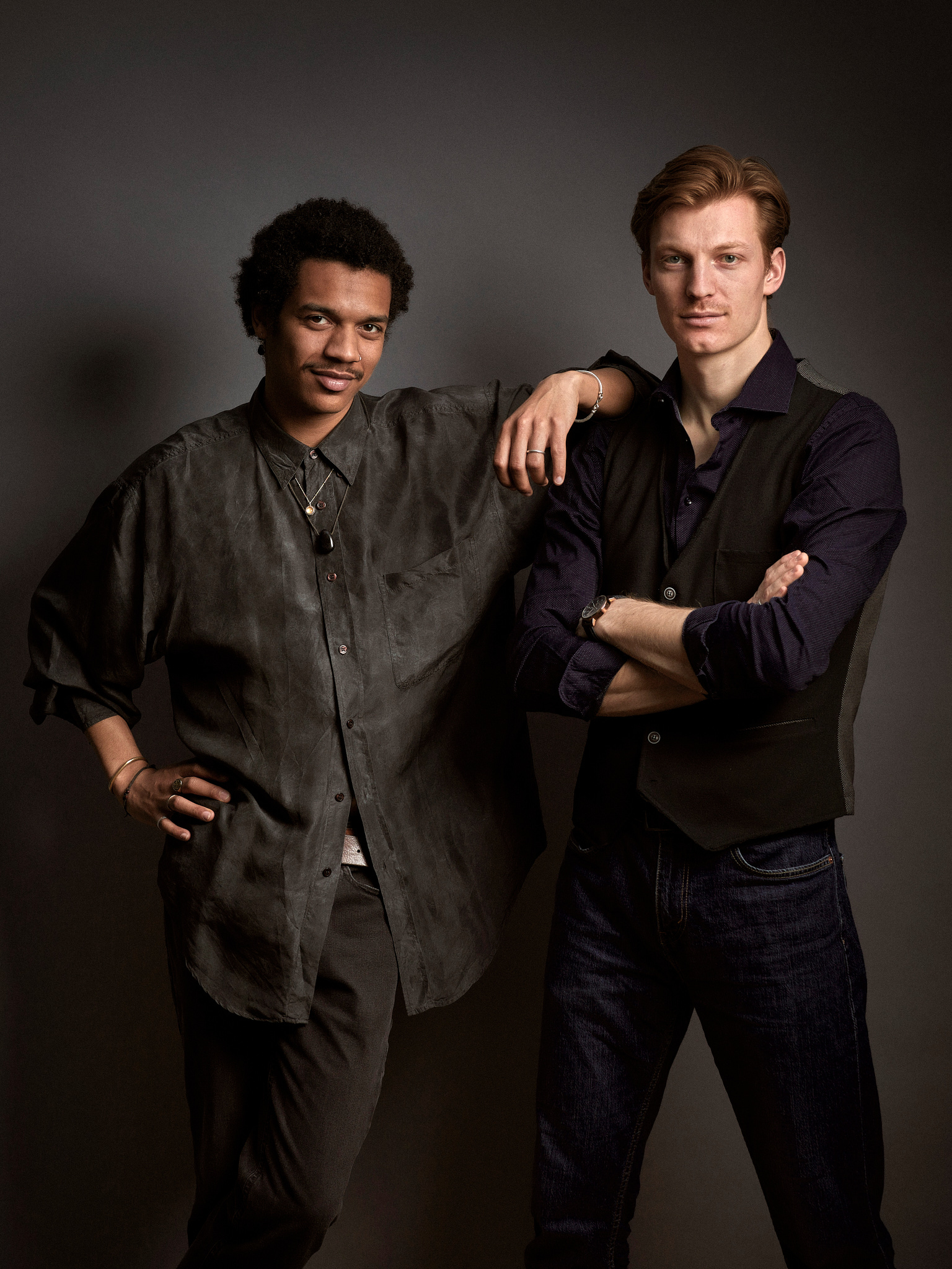Studioportrait Leon und Vik